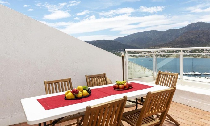 Port de la Selva Apartment | Oceanfront Apartment La Carbonera - Pet Friendly & Family Welcoming