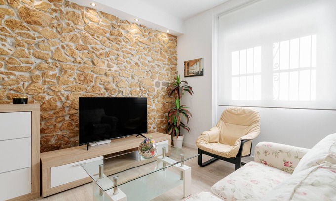 Campoamor Apartment | Apartment 'La Casita De Yessy' with Wi-Fi and Air Conditioning