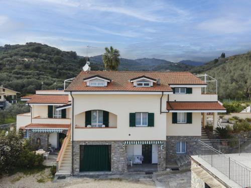 Diano Castello Apartment | Pet-Friendly Retreat at Apartment La Colombera-2