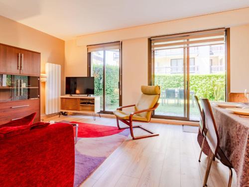 Deauville City Centre Apartment | Family-Friendly Retreat at Apartment La Commanderie