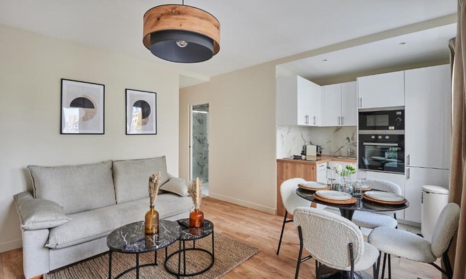 Puteaux Apartment | Kid-Friendly Apartment La Défense with Top Guest Ratings