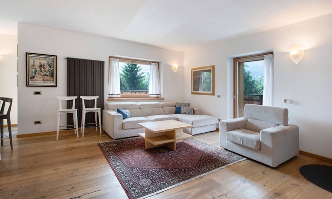Santa Lucia Apartment | Cozy Apartment "La Casa di Armando Praimont" with Garden & Wi-Fi