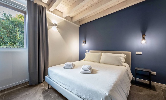 Toscolano Maderno Apartment | Unforgettable Stay at La Casa Incartata with Mountain View