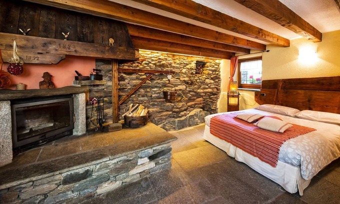 Grand Haury Apartment | Apartment "La Méizòn de Felise - La Crotta" with Mountain View, Shared Garden & Wi-Fi
