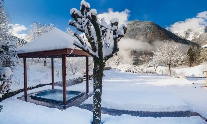 Le Biot Apartment | Cozy Apartment la Moille: 2-Bed Retreat Near Morzine