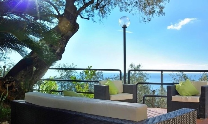 Zoagli Villa | Apartment La Seta e il Mare in Villa