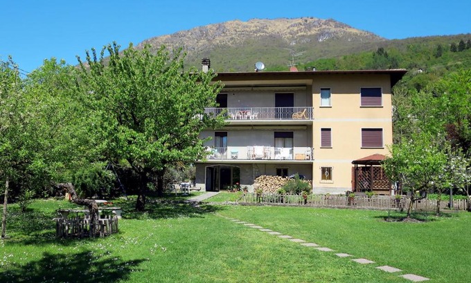 Carlazzo Apartment | Pet-Friendly Apartment Laghetto with Ocean Views & High Ratings