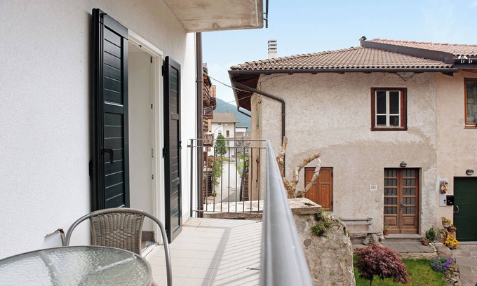 Baselga di Pine Apartment | Scenic Apartment 'Lago di Serraia' with Balcony & Lake View