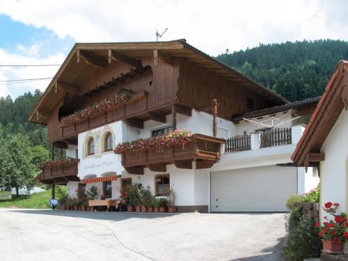 Rohrberg Apartment | Family-Friendly Retreat at Apartment Landhaus Heim