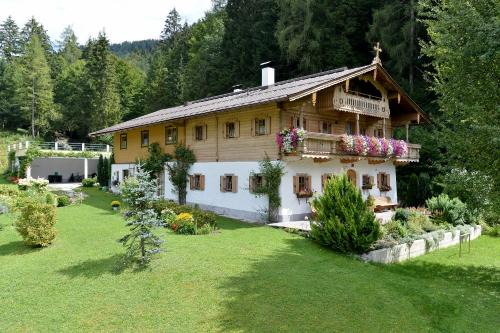 Kirchdorf in Tirol Apartment | Cozy Apartment Landhaus Mühlau in Tirol - Family & Pet Friendly