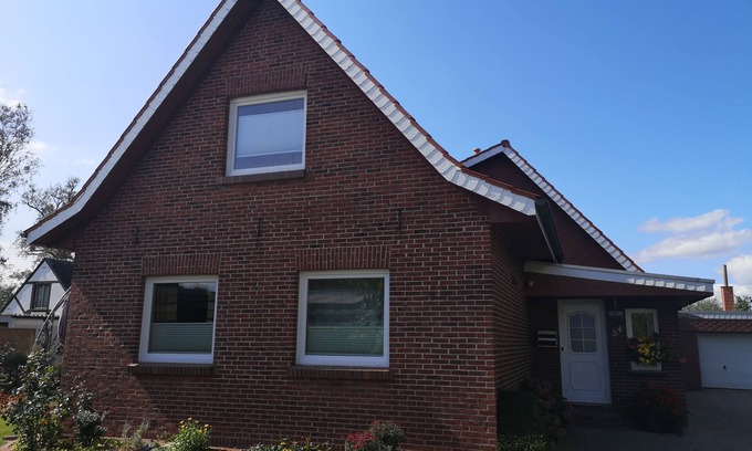 Nordenham House | Cozy Apartment Lang: Guest Rated 8.8 with Breakfast & Kitchen