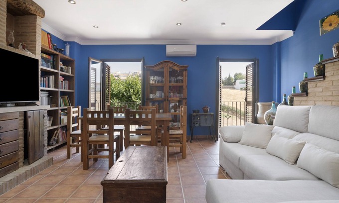 Olvera Apartment | Apartment 'Las Niñas' with Private Terrace, Wi-Fi and Air Conditioning