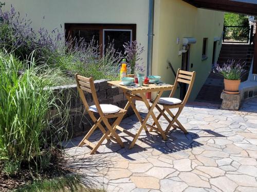 Altenbamberg Apartment | Elegant Apartment Lavendelgrün with 9.1/10 Guest Rating