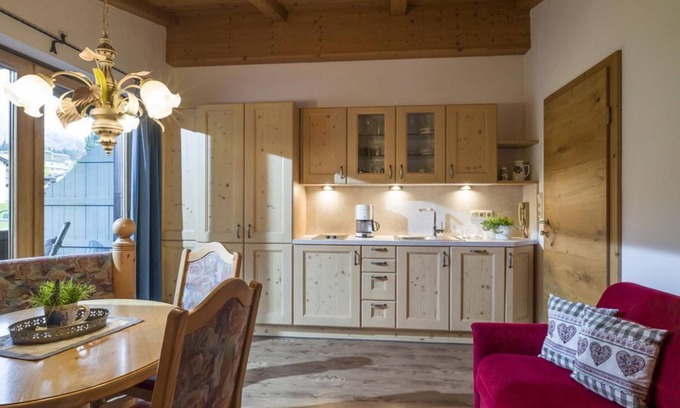 Ellmau Apartment | Pet-Friendly Apartment Lavender - Alpenresidenz Unterrainer