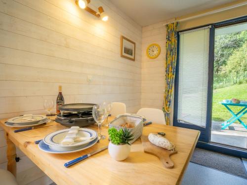 Les Bottieres Apartment | Cozy Apartment Le Bochate-8: Family-Friendly Stay Awaits