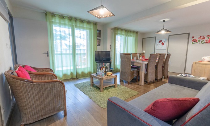 Sers Apartment | Cozy Apartment 'Le Bois De Marie' with Mountain Views & Terrace