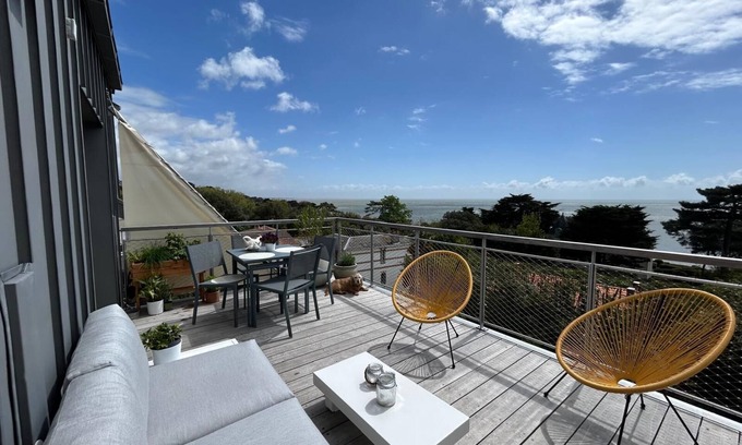Pornic Apartment | Apartment 'Le Cèdre' with Sea View, Private Terrace and Wi-Fi