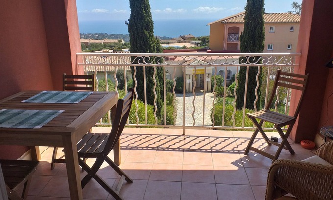 Les Issambres Apartment | Oceanfront Apartment Le Hameau des Issambres with Pool