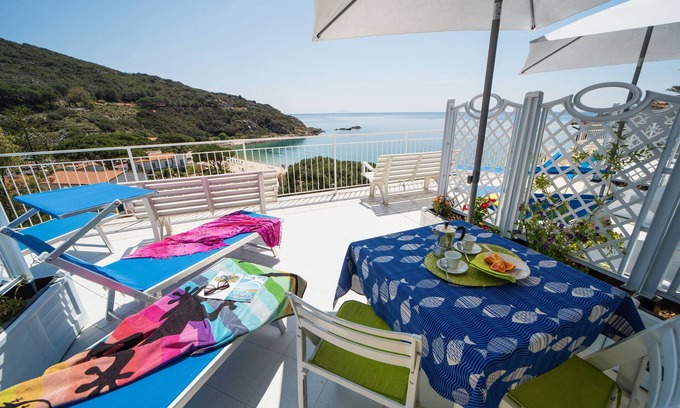 Cavoli Apartment | Inviting Apartment 'Le Sirene Mono 7' with Ocean View
