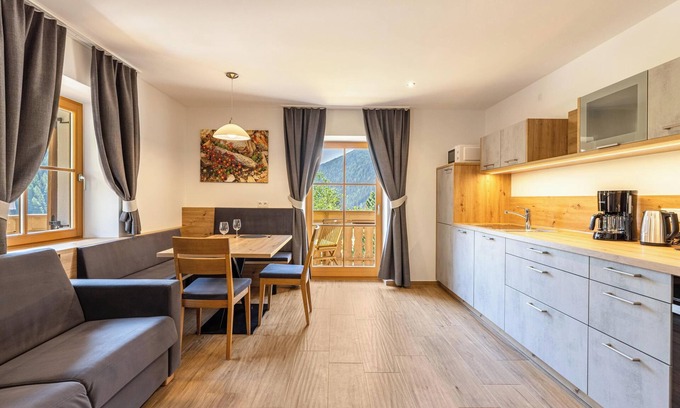 Valles Apartment | Cozy Apartment "Lechnerhof Wilde Kreuzspitze" with Views