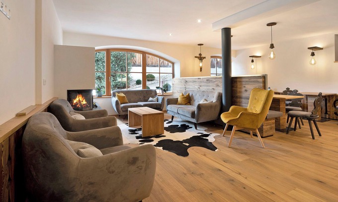 Chifa Apartment | Cozy Apartment "Leierhof Wicky" with Mountain Views & Garden