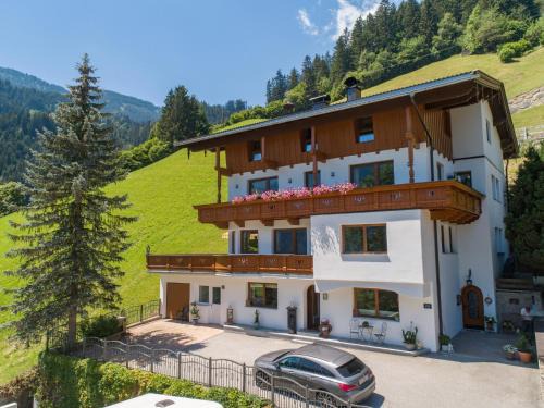 Schwendau Apartment | Pet-Friendly Retreat at Apartment Leonie - Rated 9.3/10