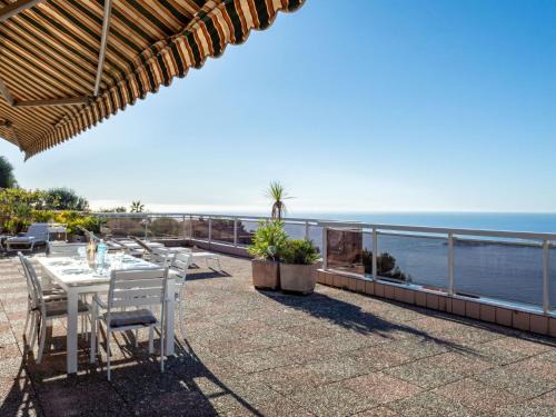 Eze Apartment | Elegant Apartment Les Balcons d'Eze with Pool & Family Amenities