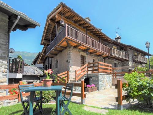 Cors Apartment | Family-Friendly Apartment Les Cors-2 with Top Guest Ratings