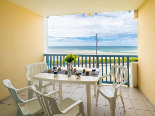 Mimizan-Plage Apartment | Oceanfront Apartment Les Hauts de la Corniche - Pet Friendly