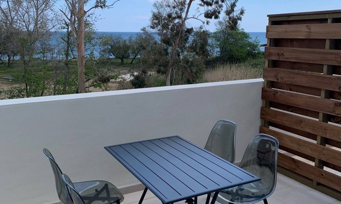 Bravone Condo | Inviting Stay at Les Pieds Dans L'Eau - Breathtaking Sea View