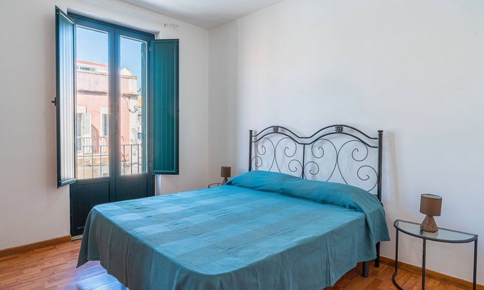 Marzamemi Apartment | Apartment 'Libeccio Marzamemi' with Balcony, Wi-Fi and Air Conditioning
