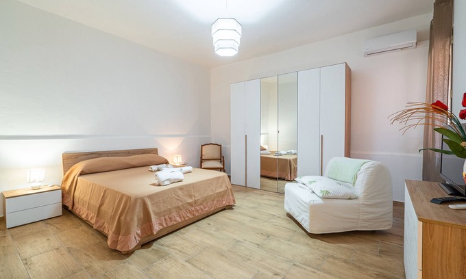 Belvedere Apartment | Apartment 'Libellula' with Balcony, Wi-Fi and Air Conditioning