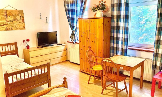 Favoriten Apartment | Family-Friendly Stay at Apartment Liesingbach with Kitchen