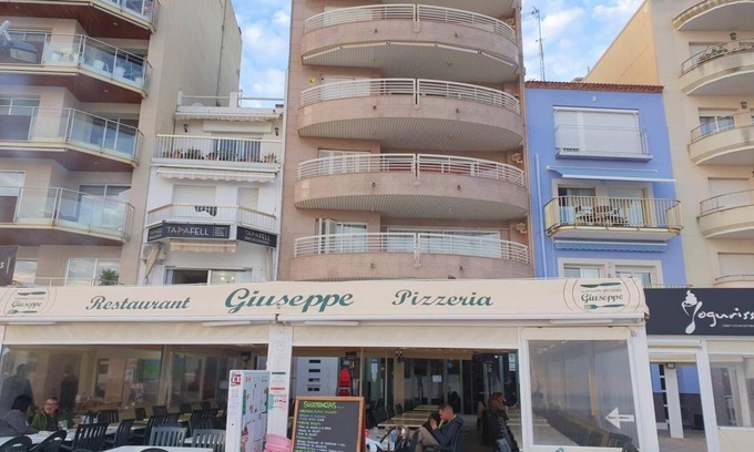 Calafell Apartment | Ocean View Apartment Lindamar in Calafell - Rated 10/10