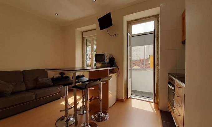 Santo Condestavel Apartment | Stylish Apartment Lisbon 1DTO with Spa and Family Amenities