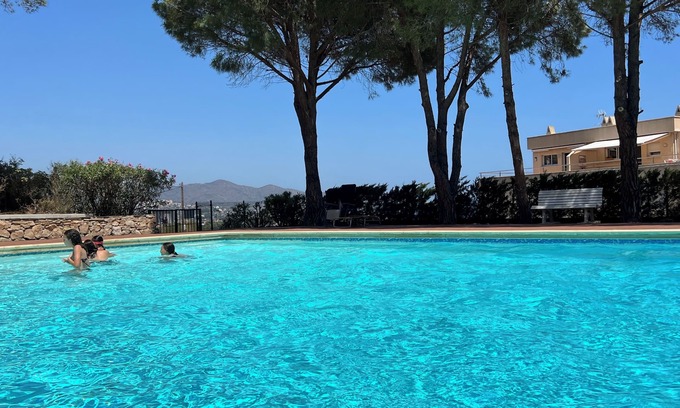 Llanca Apartment | Oceanfront Apartment Llanca with Pool & Steps to the Beach