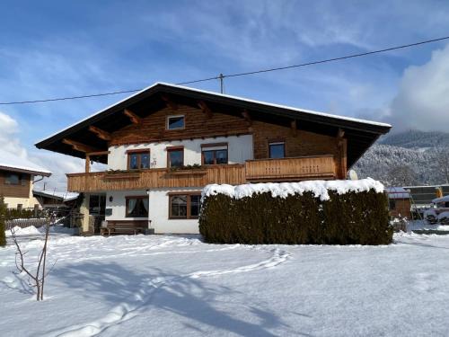 Sankt Johann in Tirol Apartment | Family-Friendly Apartment Lopez: 4-Star Stay with High Ratings