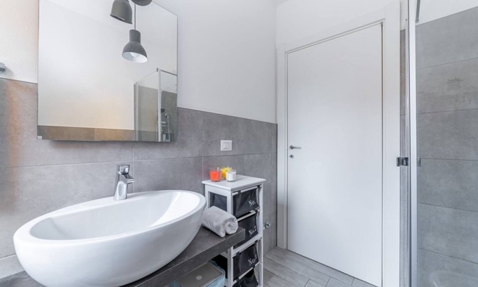San Leonardo Apartment | Bright Parma Residential Apartment with Balcony & Breakfast
