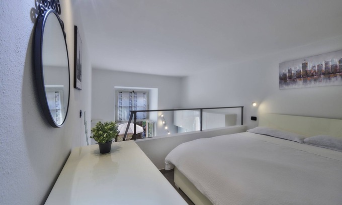 Lecco Apartment | Discover Oceanfront Apartment 'Loft Centrale' with Wi-Fi