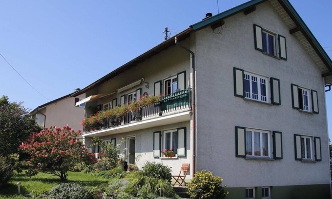 Hergatz Apartment | Ocean View Apartment Loretta: Rated 10/10 Family Retreat