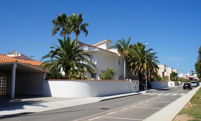 L'Eucaliptus Apartment | Cozy Retreat at Apartment Los Eucaliptus with Pool Access