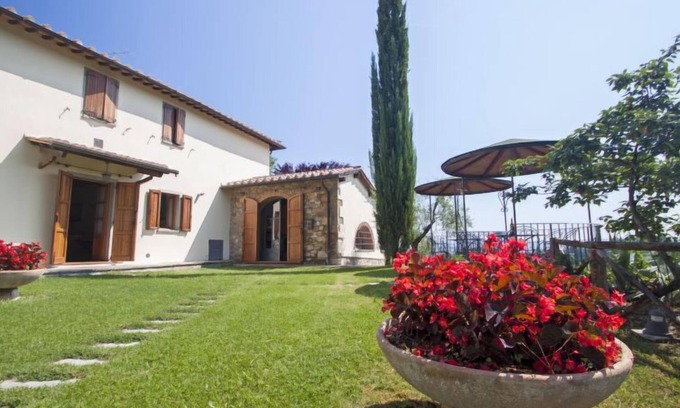 Bucine Apartment | Discover Apartment Lucia: Rated 9/10 with Family-Friendly Amenities