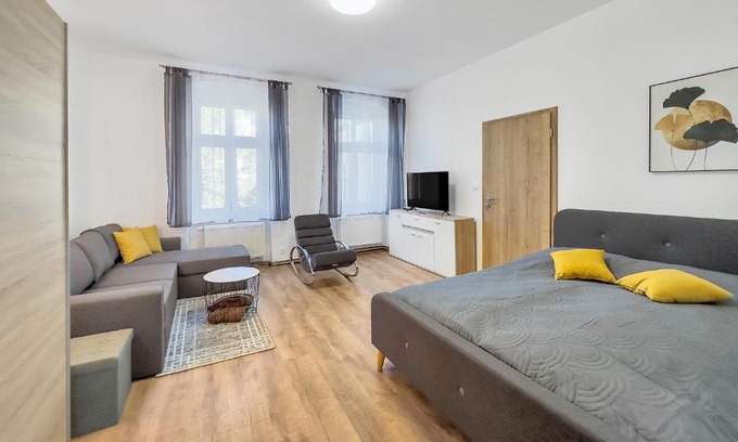 Karlovy Vary Apartment | Highly Rated Apartment LUKAS 2 with Pet-Friendly Amenities