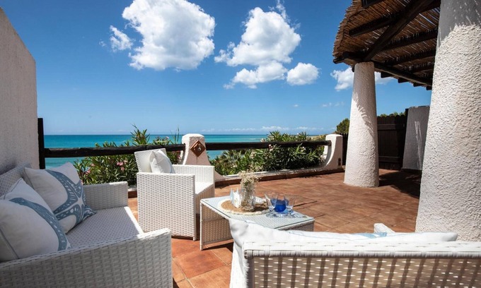 Sciacca Villa | Apartment 'Lumia Sole' with Sea View, Wi-Fi and Air Conditioning