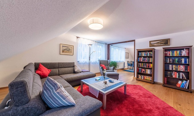 Wahlwies Apartment | Idyllic Apartment LUSH with Lake Views & Gin Distillery