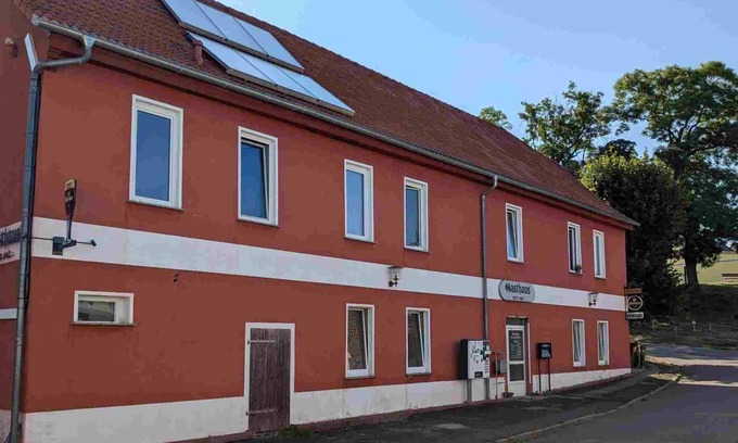 Lutzen Apartment | Apartment 'Lützen Muschwitz' with Shared Terrace and Wi-Fi