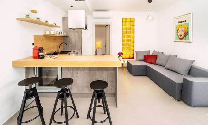 Kuceli Apartment | Oceanfront Apartment Lux Vero in Matulji with Pool