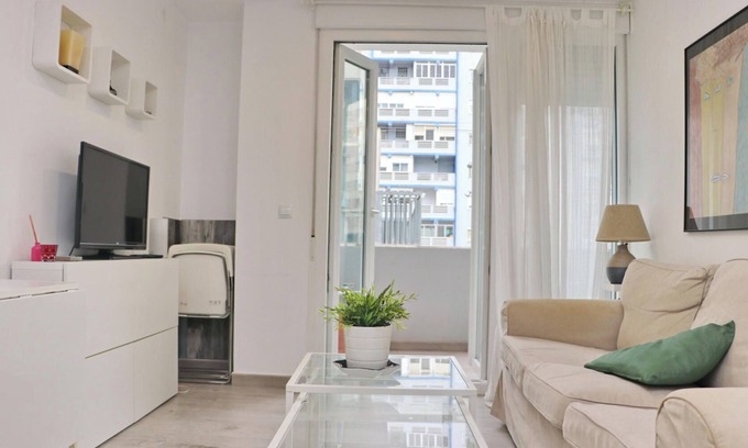 Cadiz Apartment | Beachside Apartment Madrid in Cádiz with Ocean View & Spa