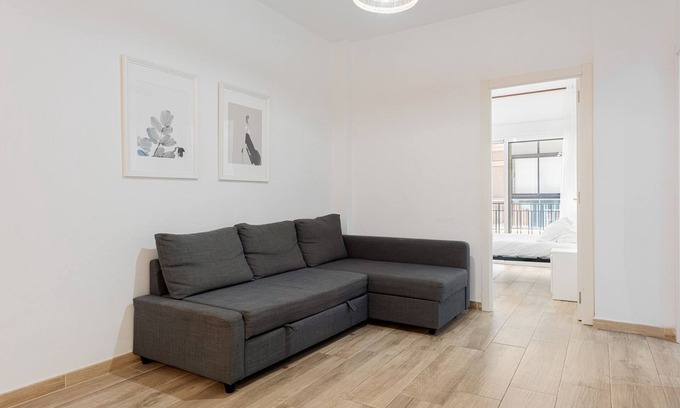 Perchel Sur Apartment | Cozy 'Malaga Centro' Apartment with Private Terrace & Wi-Fi