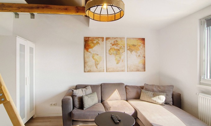 Heppens Apartment | Seaside Apartment "Mansarde" with Wi-Fi and Ocean Views